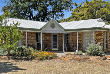 21 Currawong Crescent, Coleambally